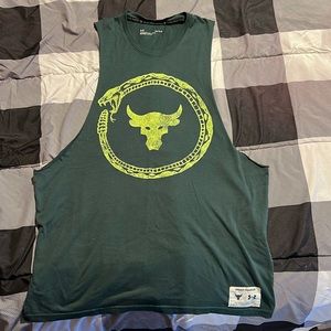 Under Armour cut off t L